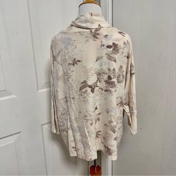 Soft Surroundings Floral Blouse H5 - Picture 3 of 4